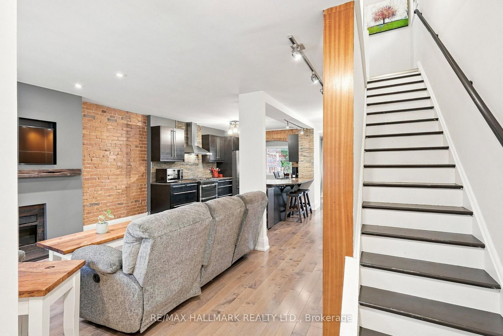 1 Glenmount Park Road • Toronto, ON photo 18