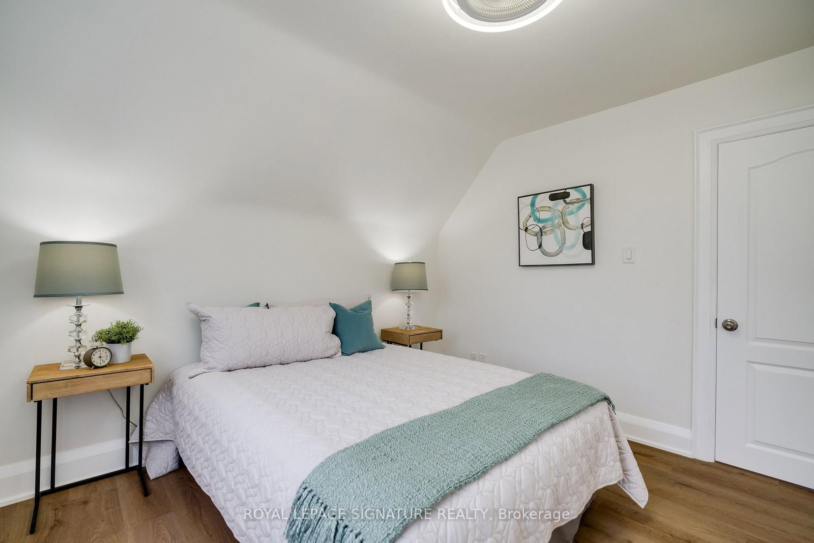 14 Sutherland Avenue • Toronto, ON photo 9