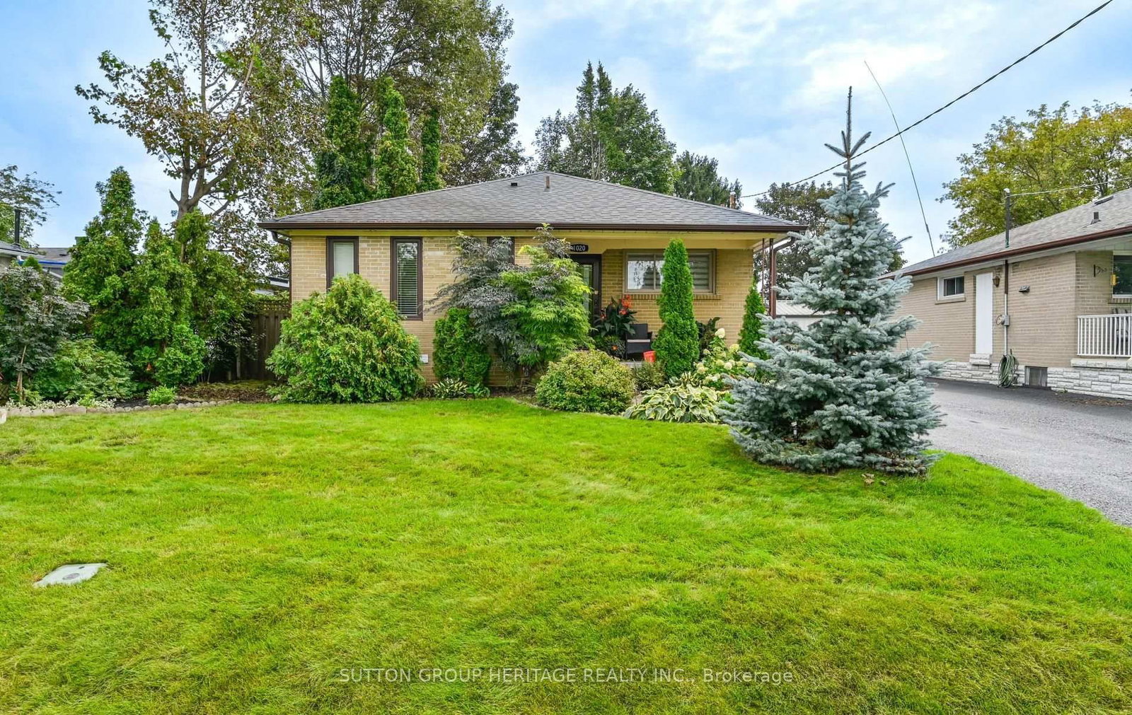 1020 Wardman Cres, Whitby, view 2