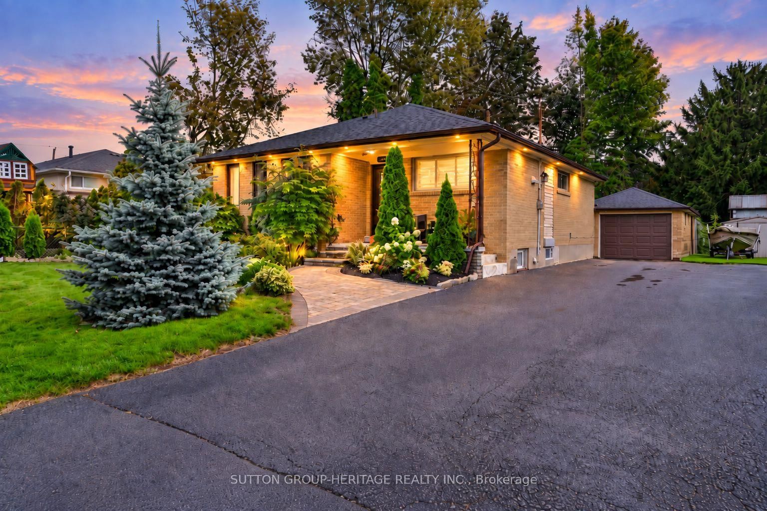 1020 Wardman Cres, Whitby, view 3
