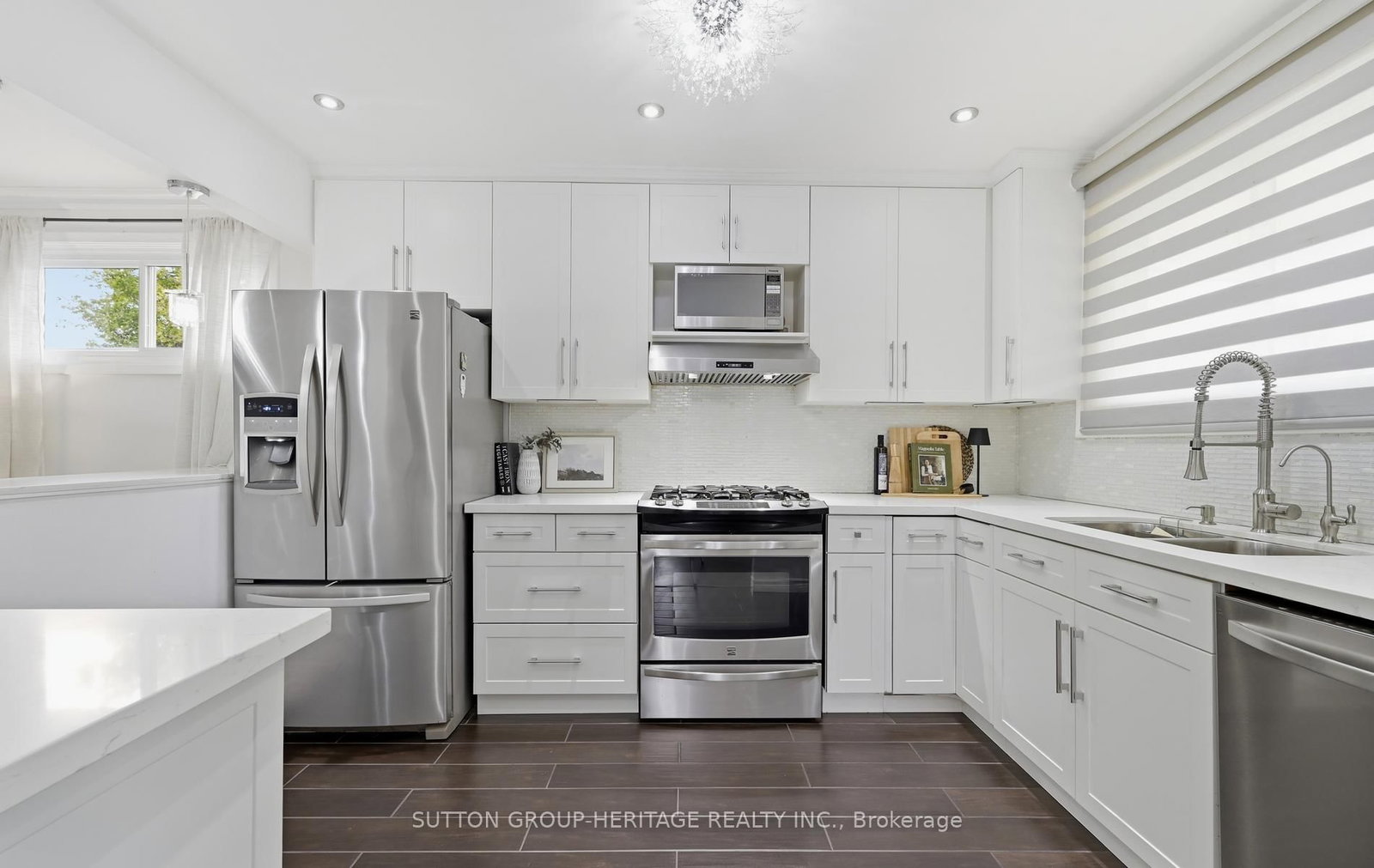 1020 Wardman Cres, Whitby, view 8