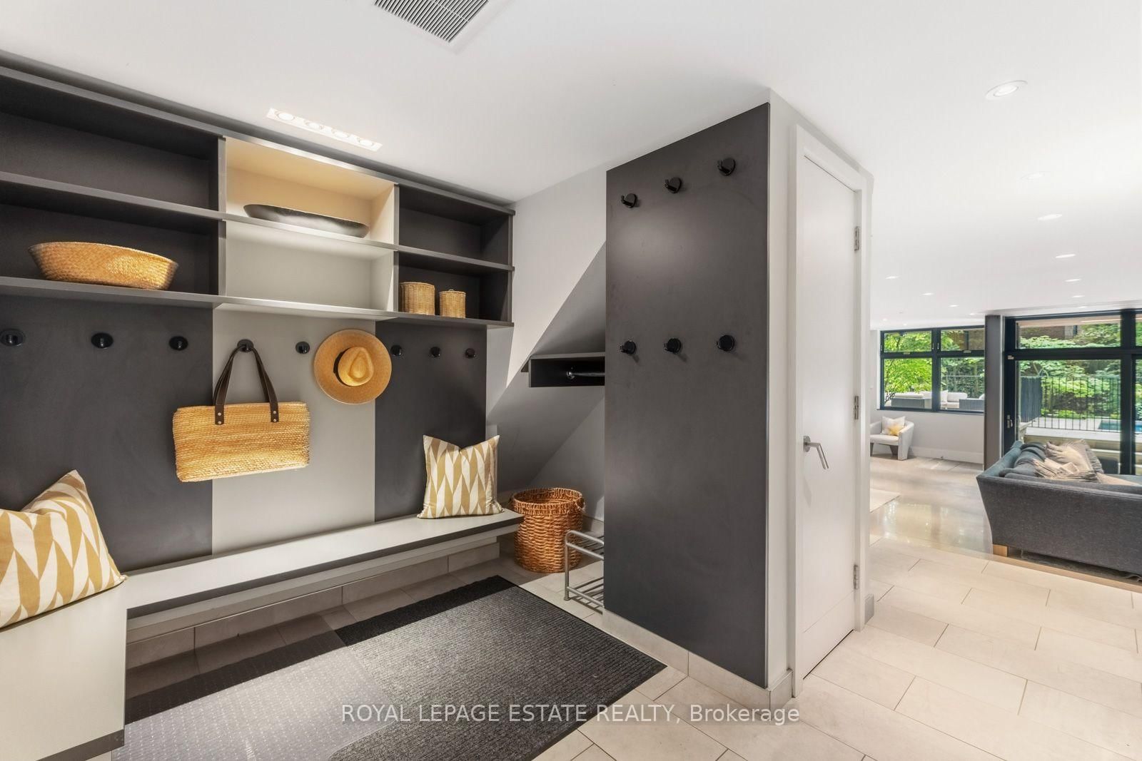 11 Pine Crescent • Toronto, ON photo 41