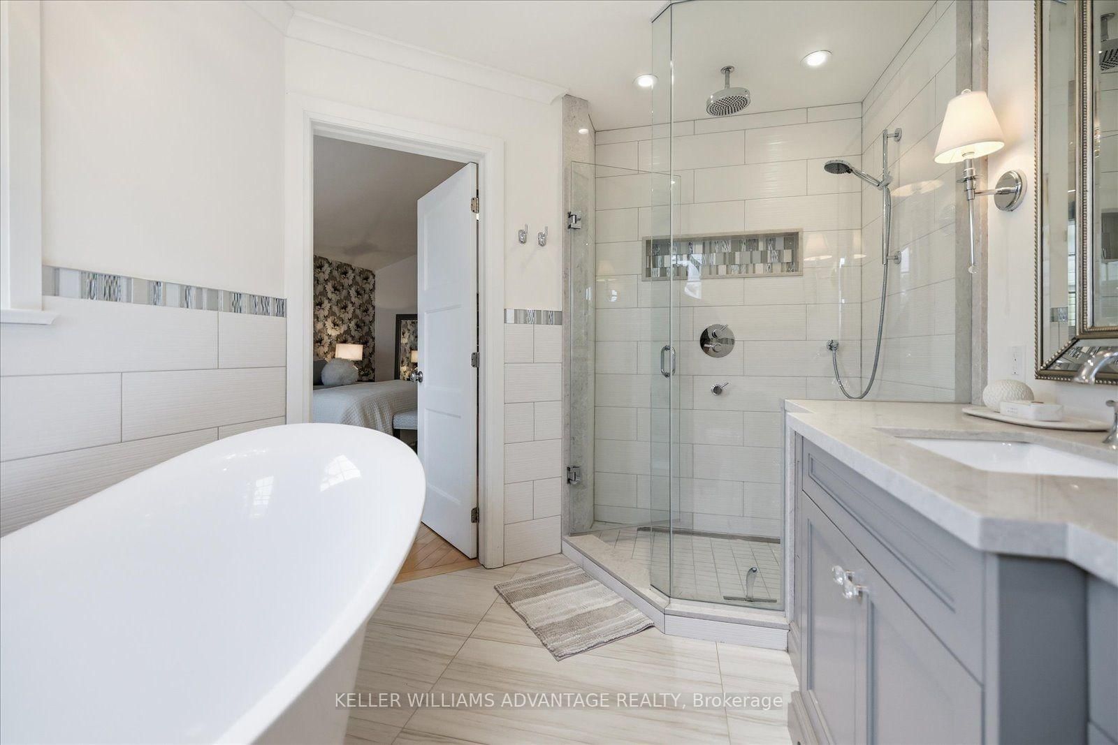 128 Boardwalk Drive • Toronto, ON photo 31