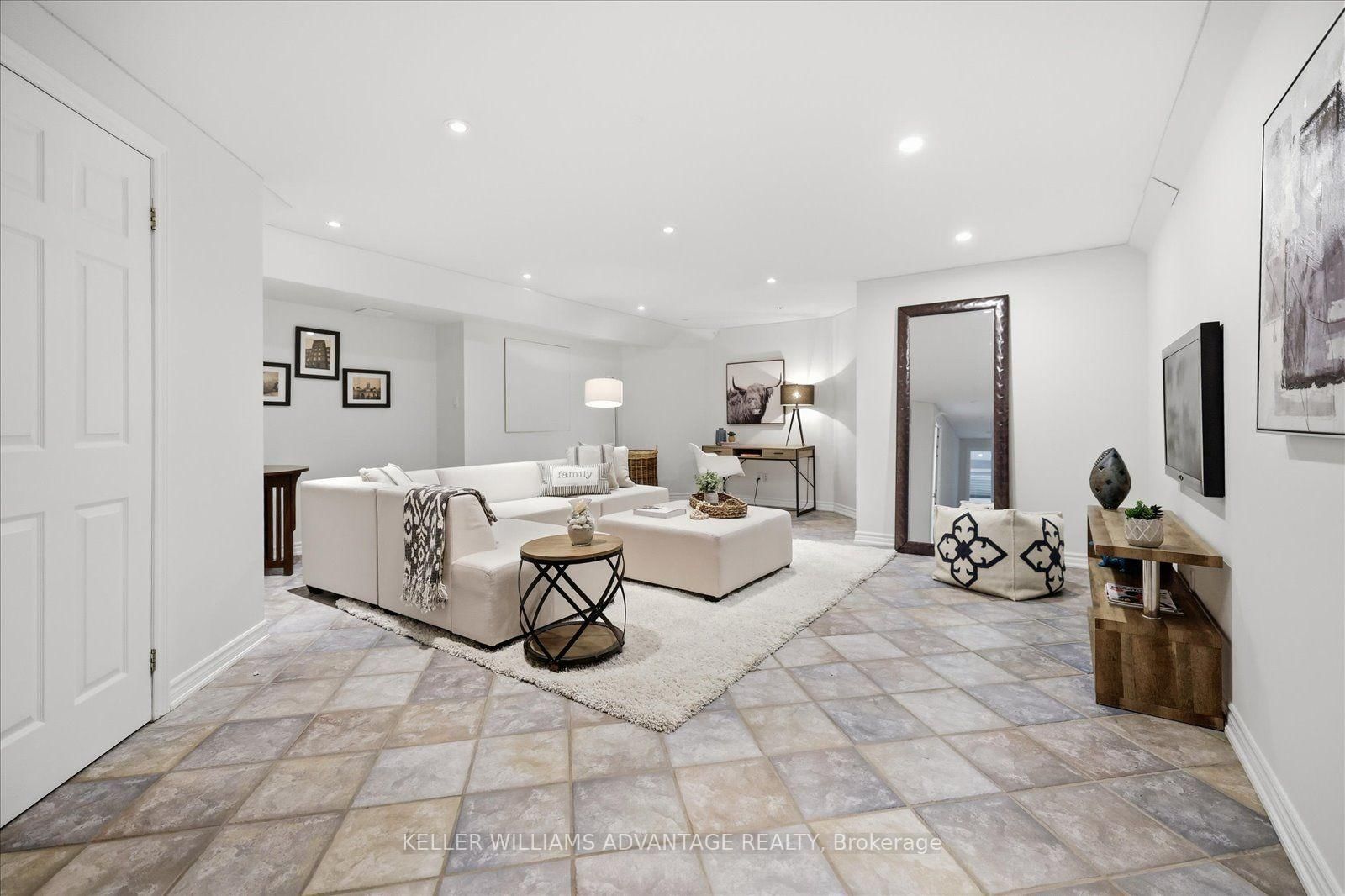 128 Boardwalk Drive • Toronto, ON photo 35