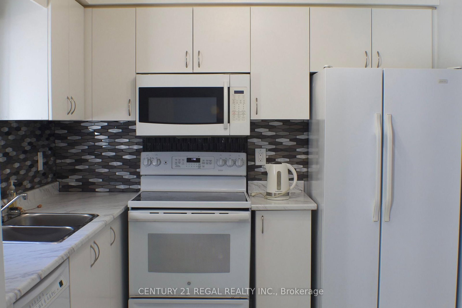 67 Fulton Crescent • Whitby, ON photo 9