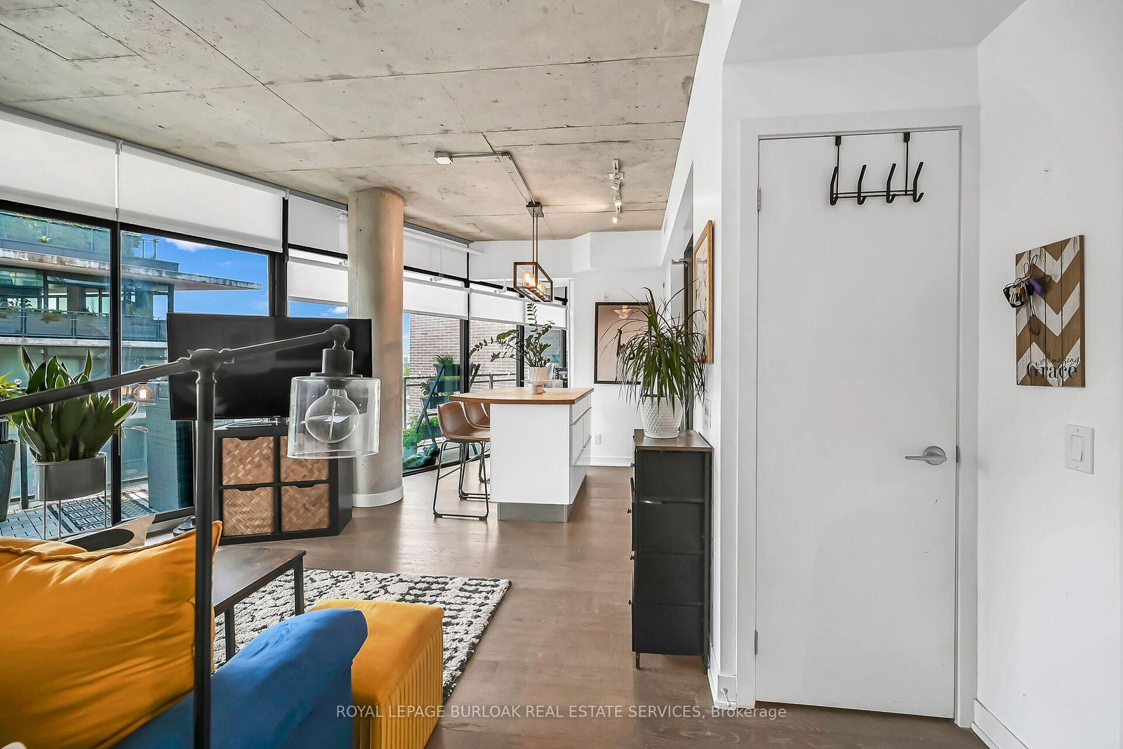 1201 Dundas Street E • #902 • Toronto, ON photo 6