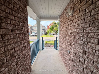 101 Elliottglen Drive • Ajax, ON photo 2
