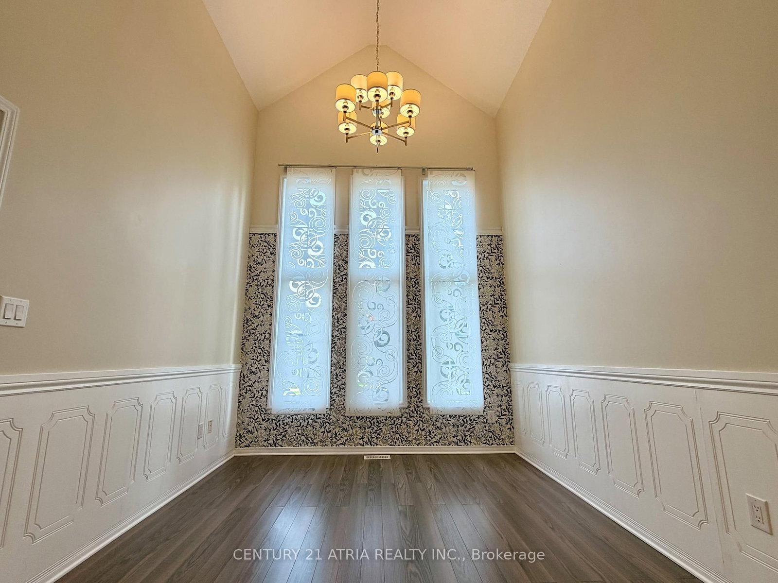 101 Elliottglen Drive • Ajax, ON photo 4
