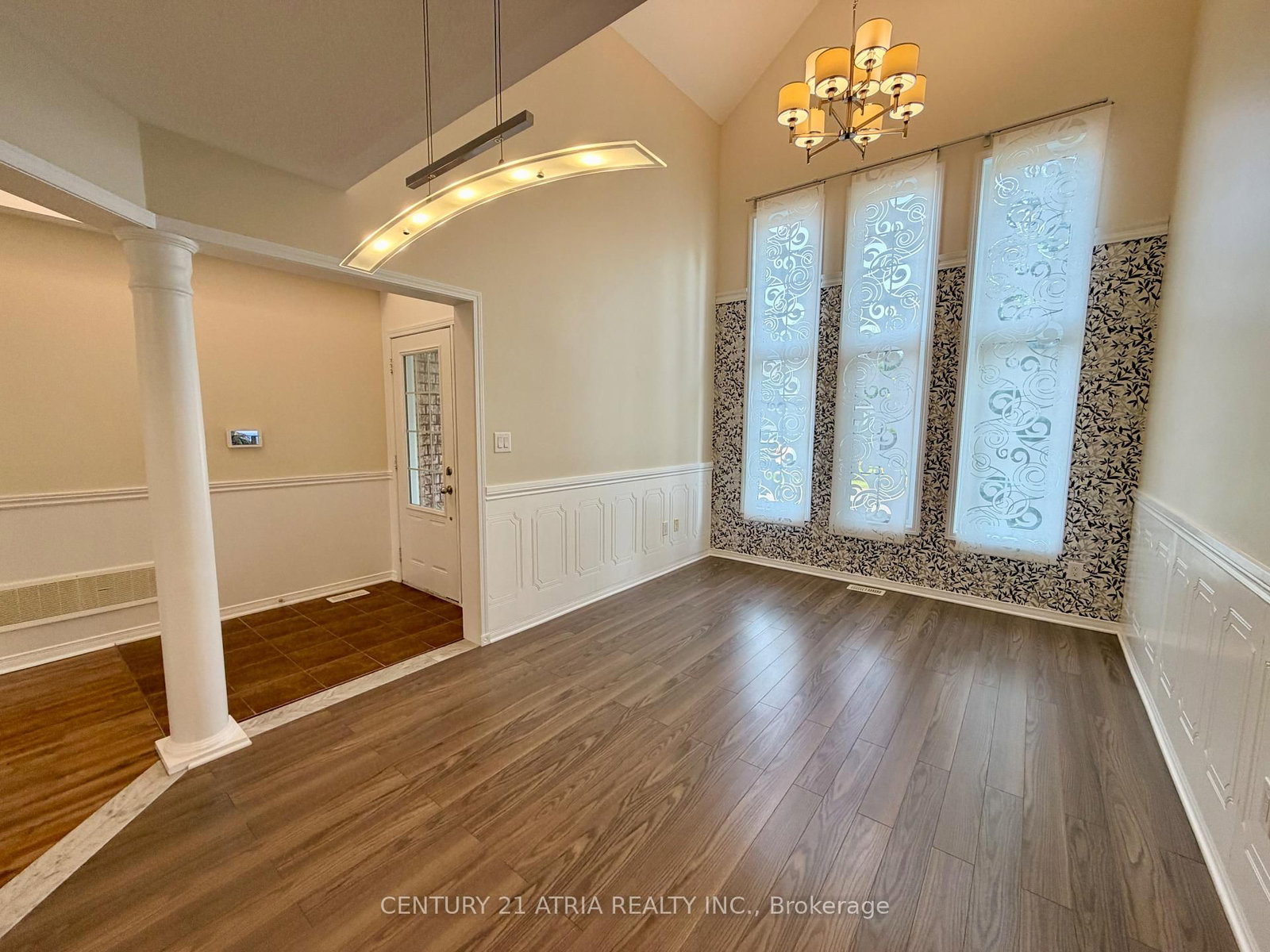 101 Elliottglen Drive • Ajax, ON photo 5