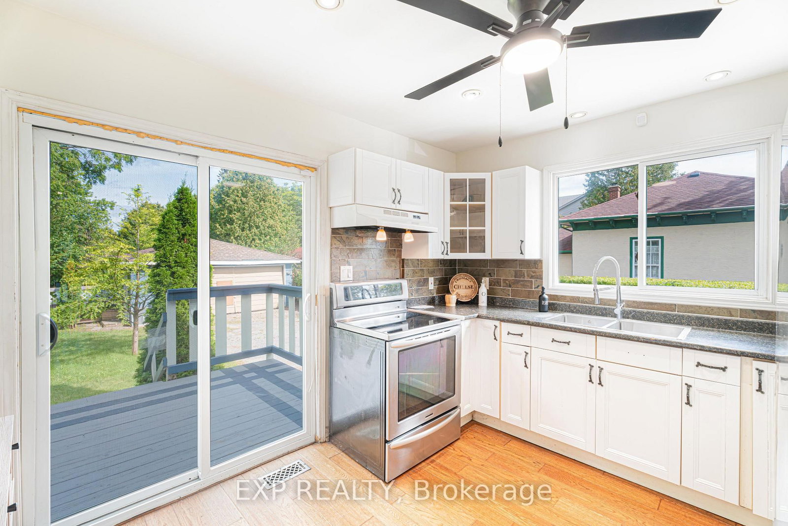 97 Park Road S • Oshawa, ON photo 15