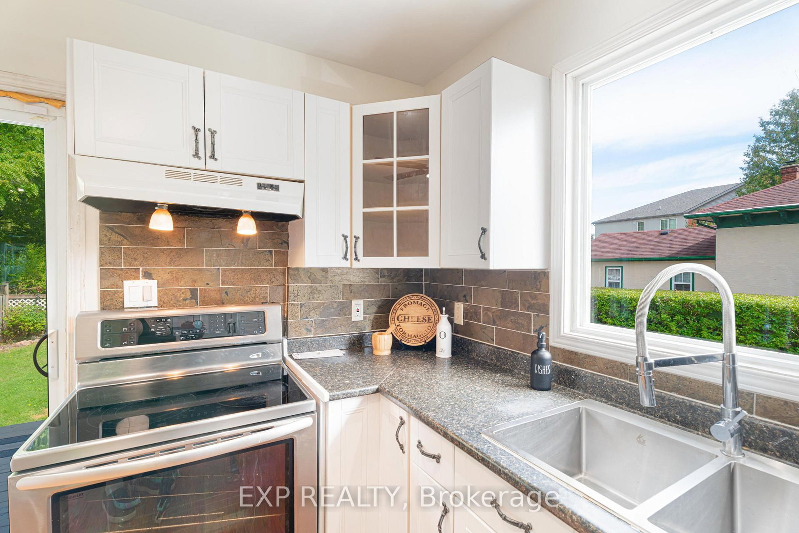 97 Park Road S • Oshawa, ON photo 16