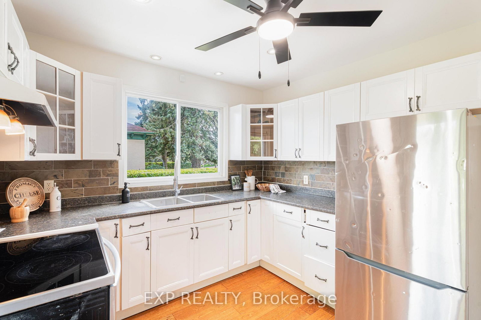 97 Park Road S • Oshawa, ON photo 17