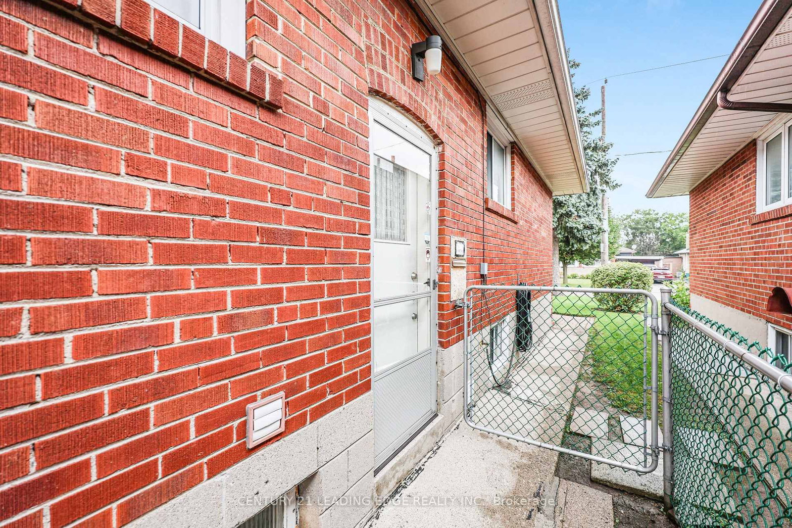 15 Wetherby Drive • Toronto, ON photo 47