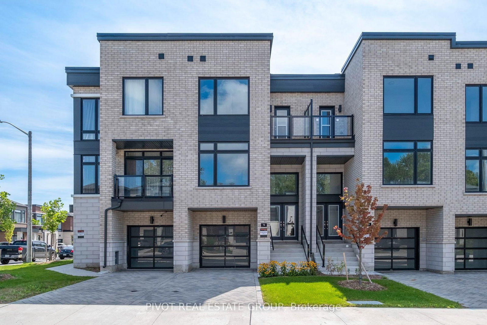 78 Danielle Moore Circle • Toronto, ON photo 2