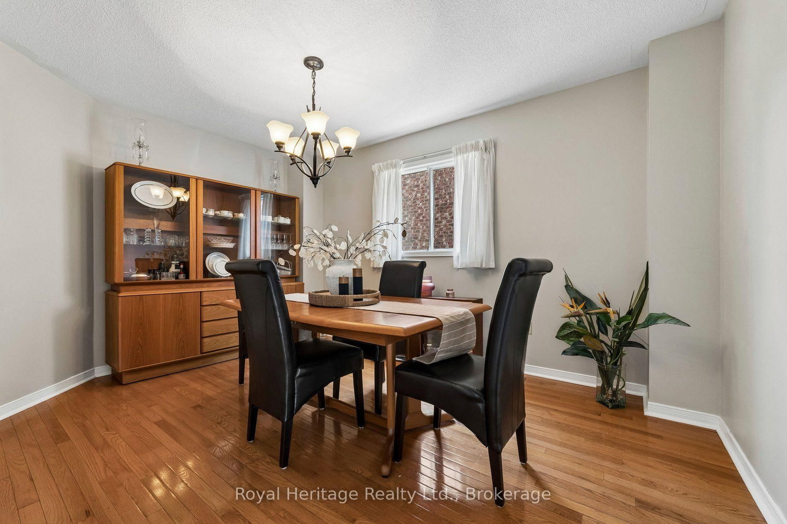 41 Winterberry Drive • Whitby, ON photo 10