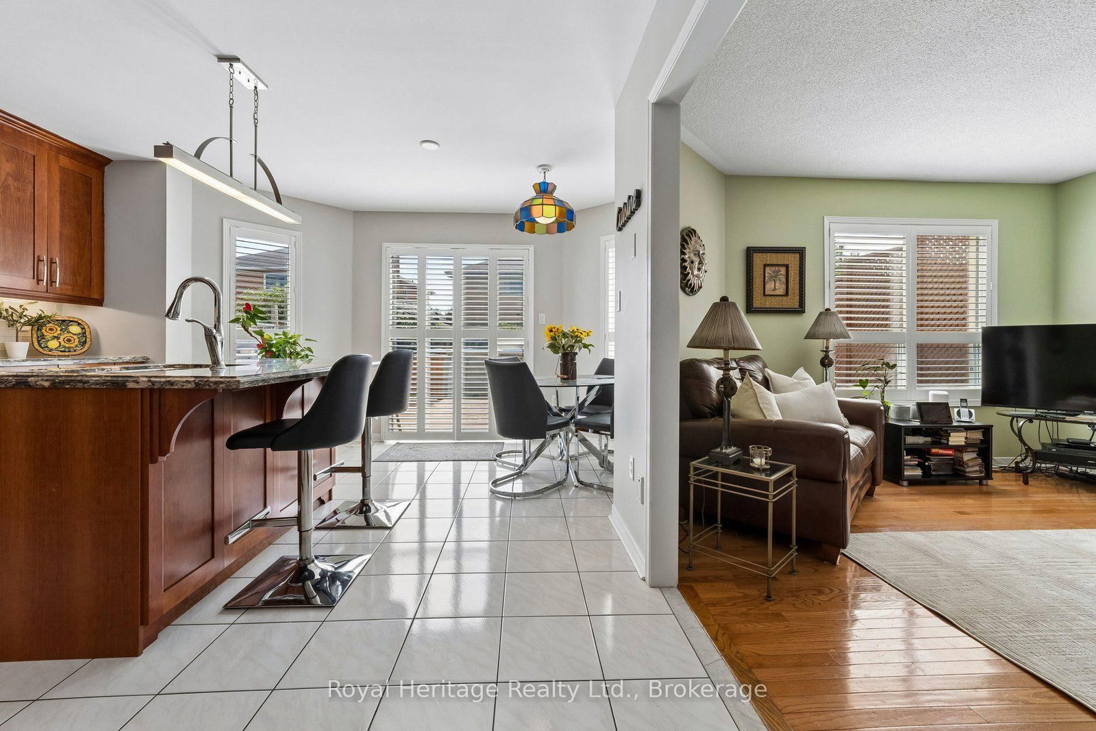 41 Winterberry Drive • Whitby, ON photo 19