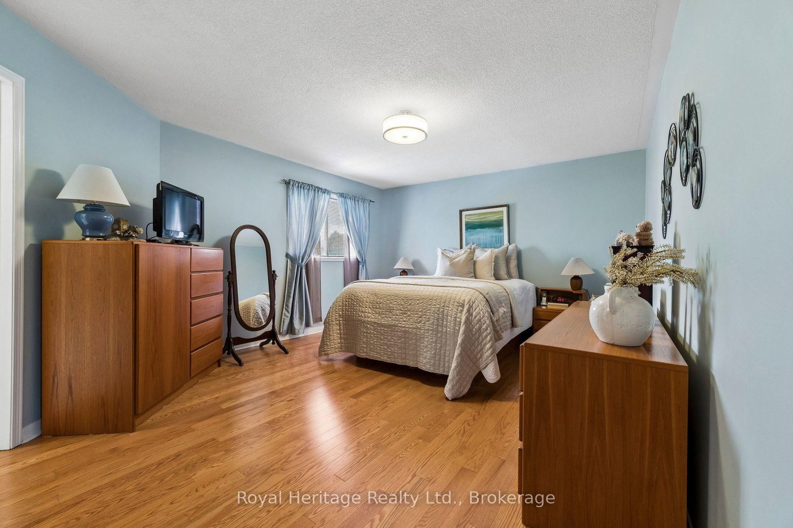 41 Winterberry Drive • Whitby, ON photo 23