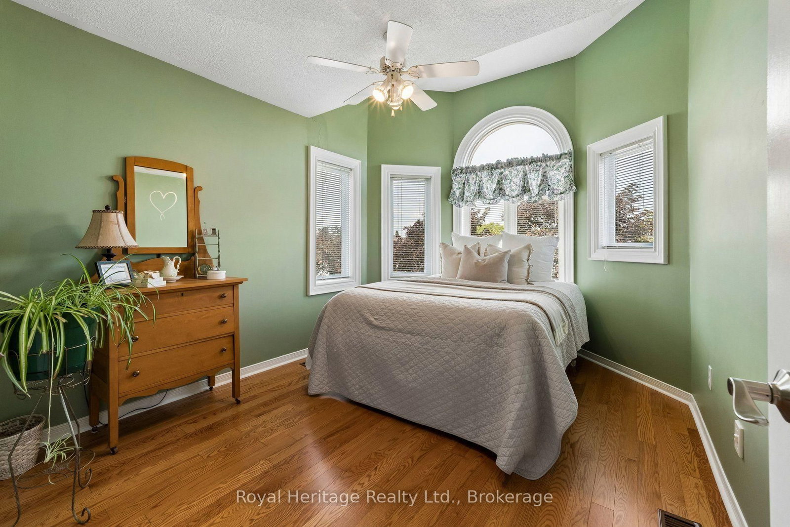 41 Winterberry Drive • Whitby, ON photo 30