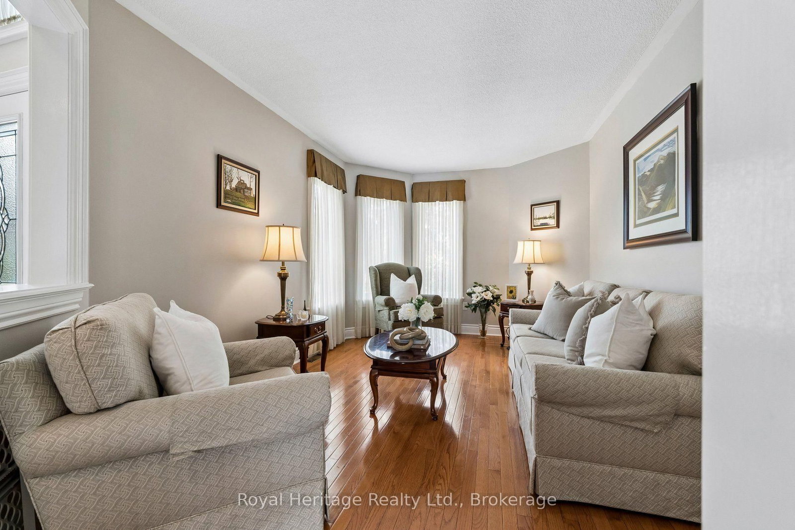 41 Winterberry Drive • Whitby, ON photo 8