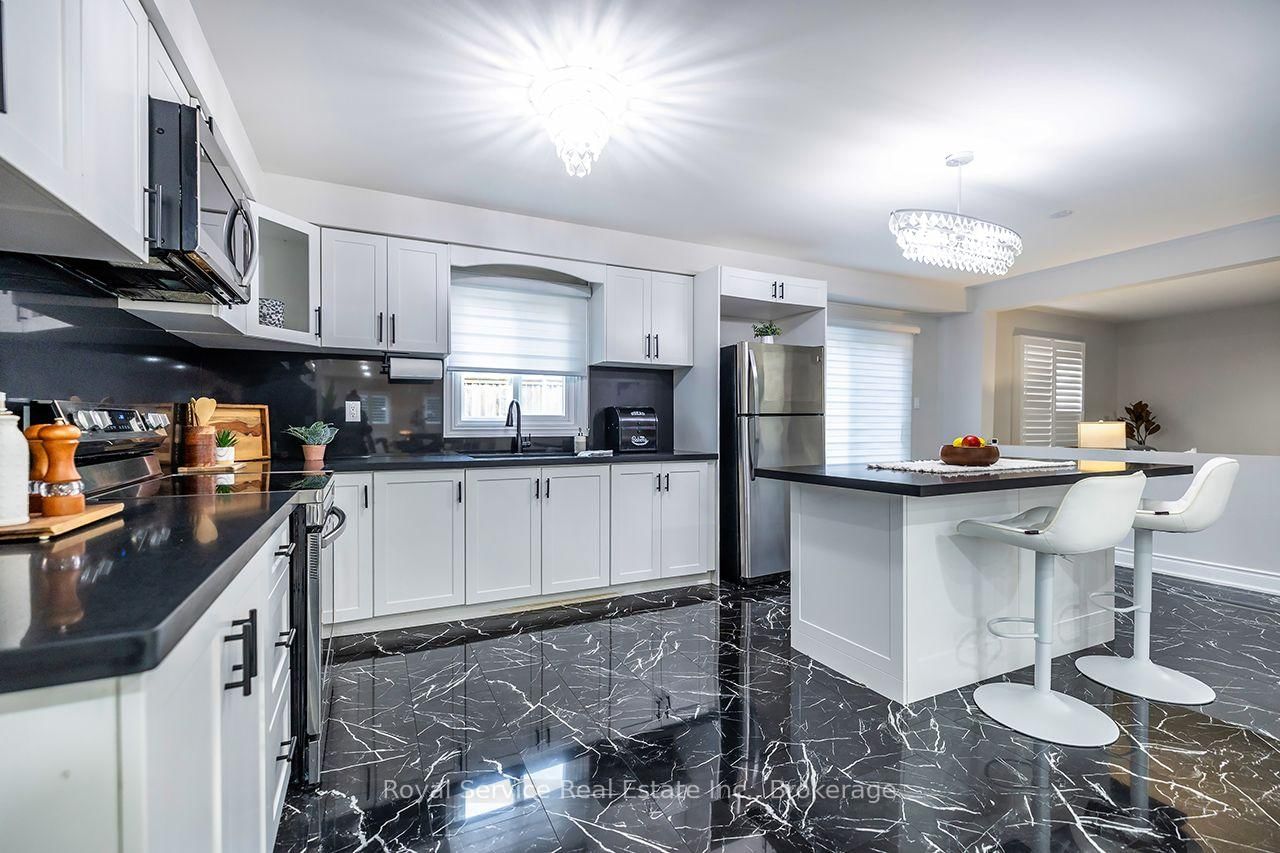 61 Adams Drive • Ajax, ON photo 10