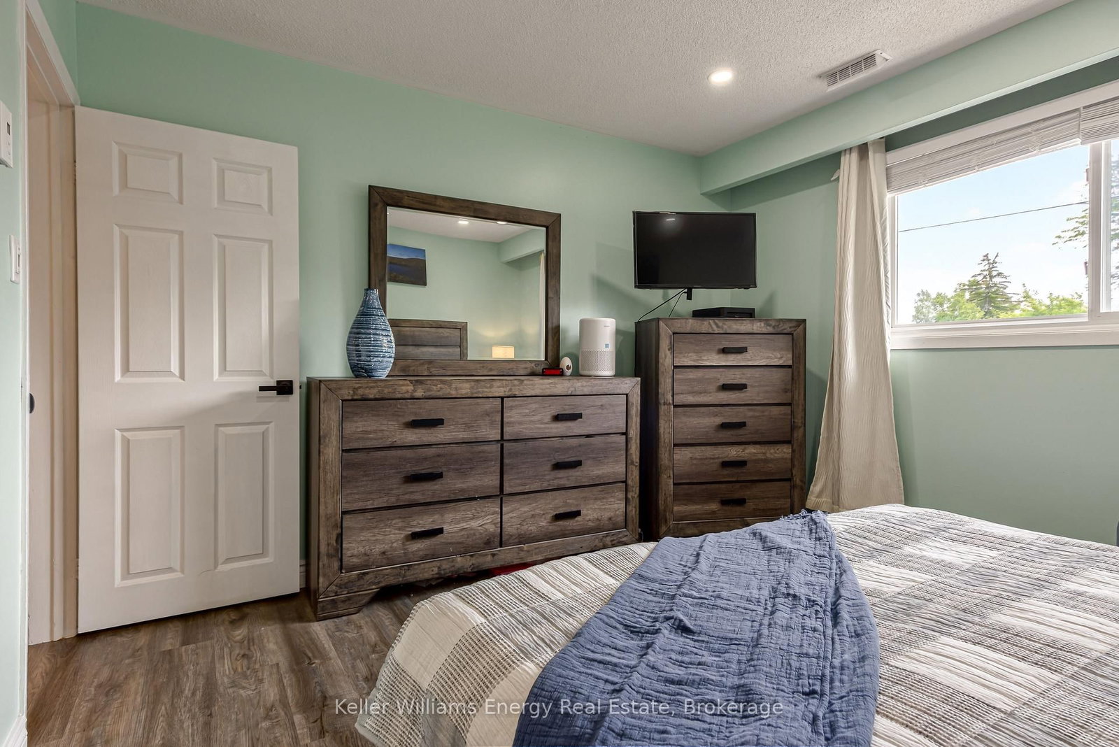 405 Bernhard Crescent • Oshawa, ON photo 18