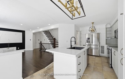10 Greenhalf Drive • Ajax, ON photo 5