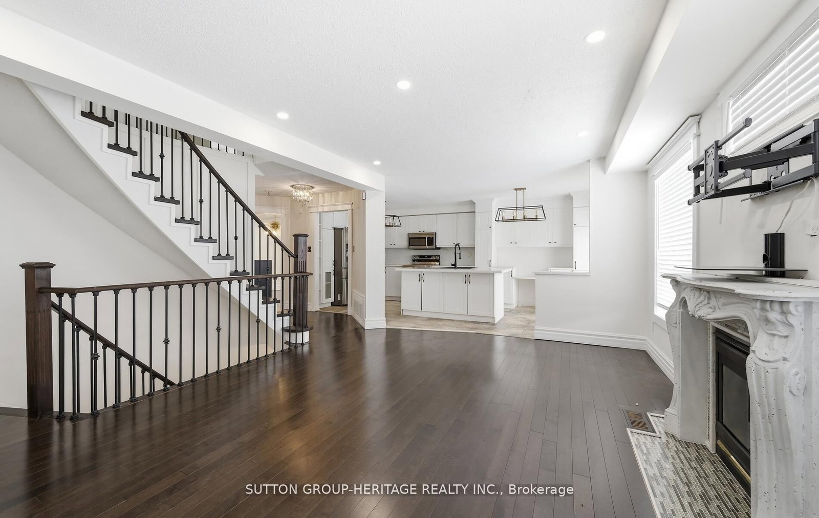 10 Greenhalf Drive • Ajax, ON photo 8