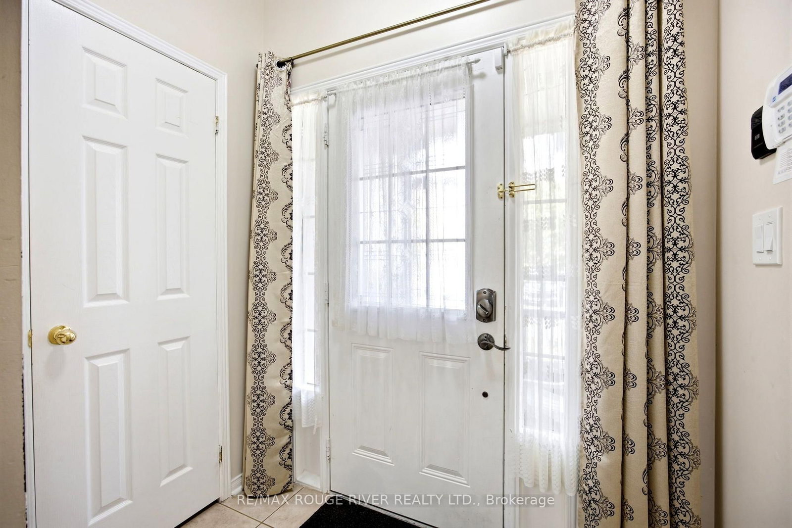 37 Michaelman Road • Ajax, ON photo 4