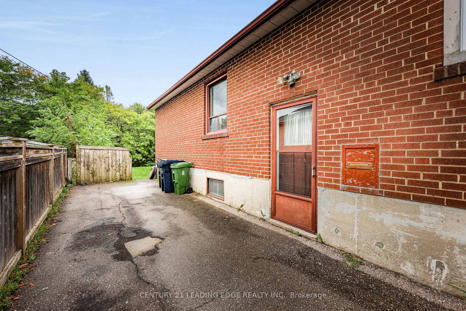 18 Romulus Drive • Toronto, ON photo 37