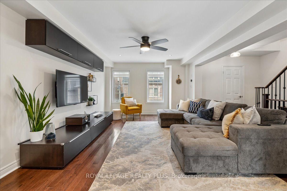 29 Jeremiah Lane • Toronto, ON photo 16