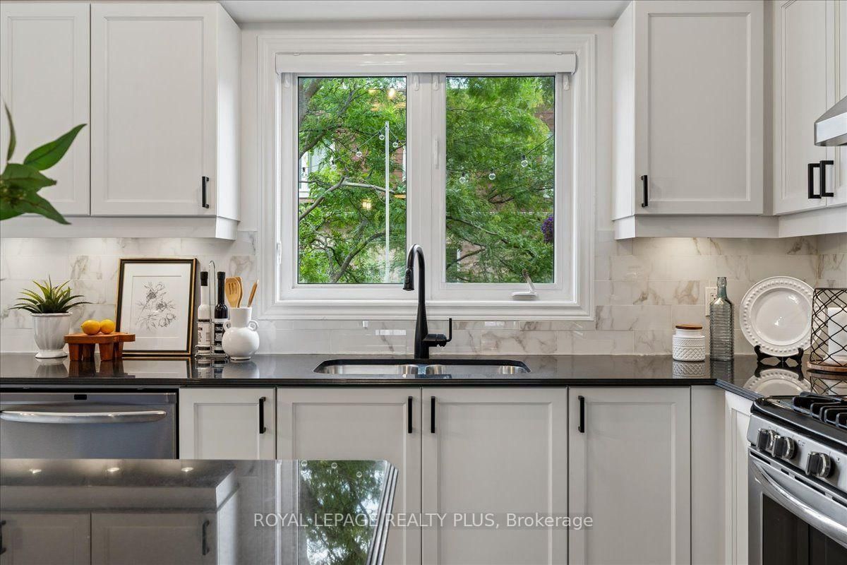 29 Jeremiah Lane • Toronto, ON photo 3