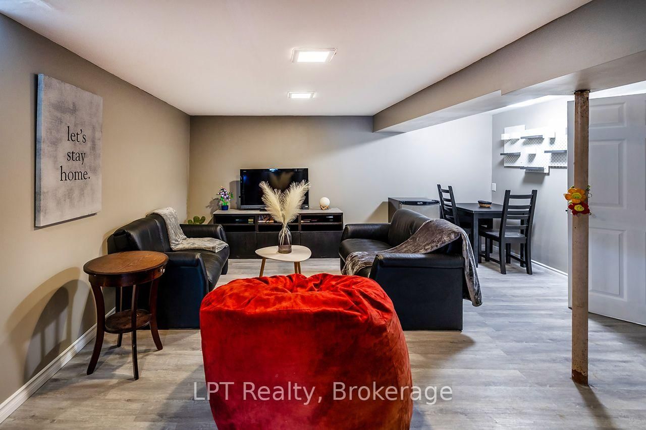 755 Wesley Drive • Oshawa, ON photo 20