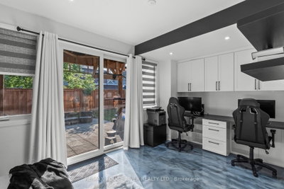 24 Waterside Way • Whitby, ON photo 6