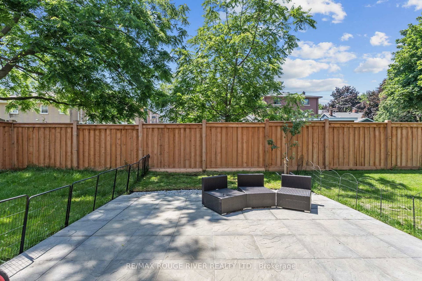 24 Waterside Way • Whitby, ON photo 9