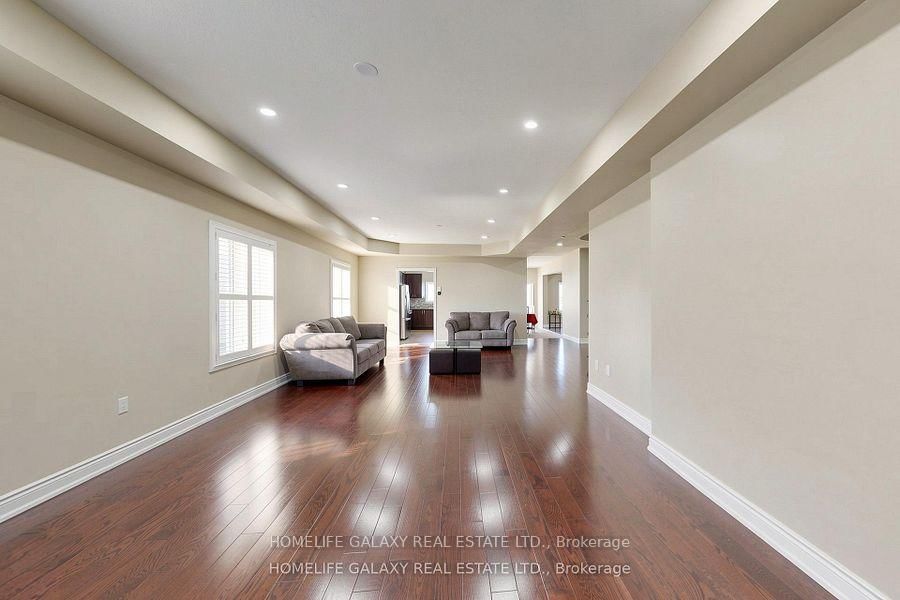 1871 Arborwood Drive • Oshawa, ON photo 4
