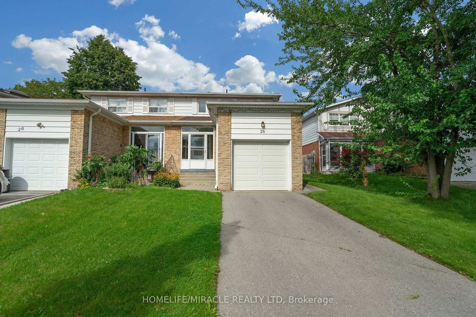 28 Rooksnest Trail • Toronto, ON photo 6