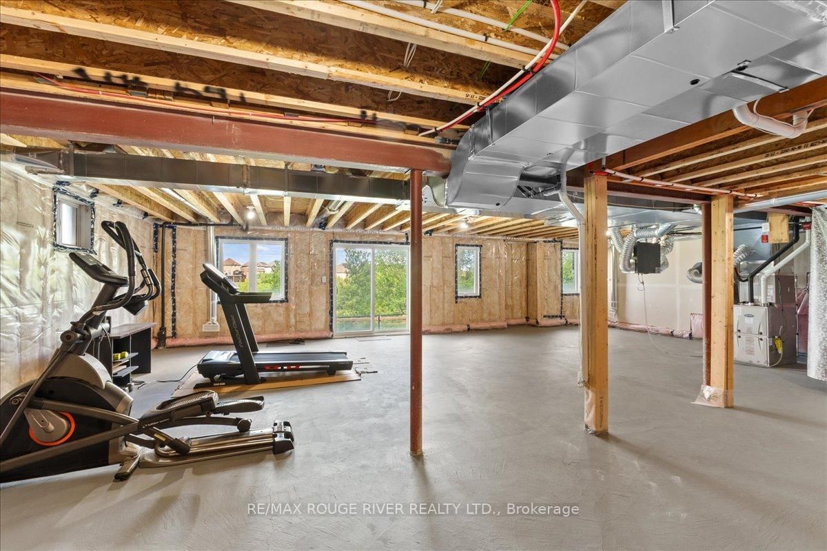 39 Armilia Place • Whitby, ON photo 27