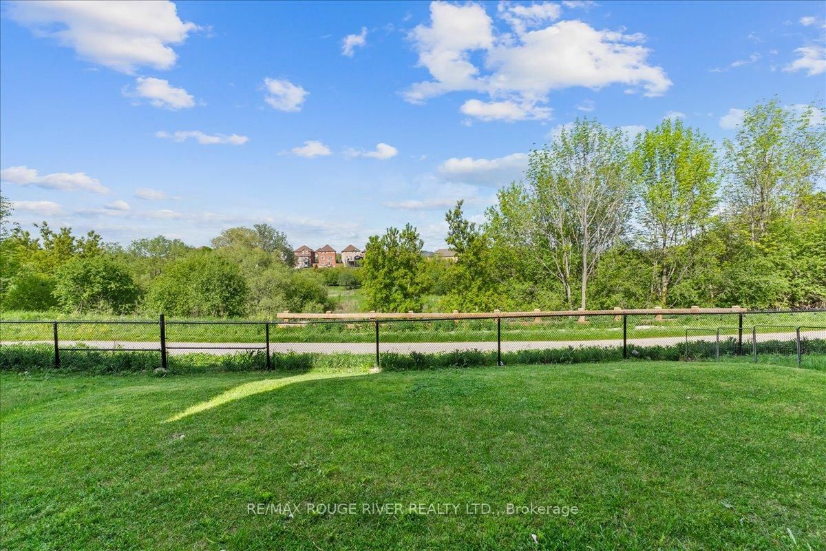 39 Armilia Place • Whitby, ON photo 29