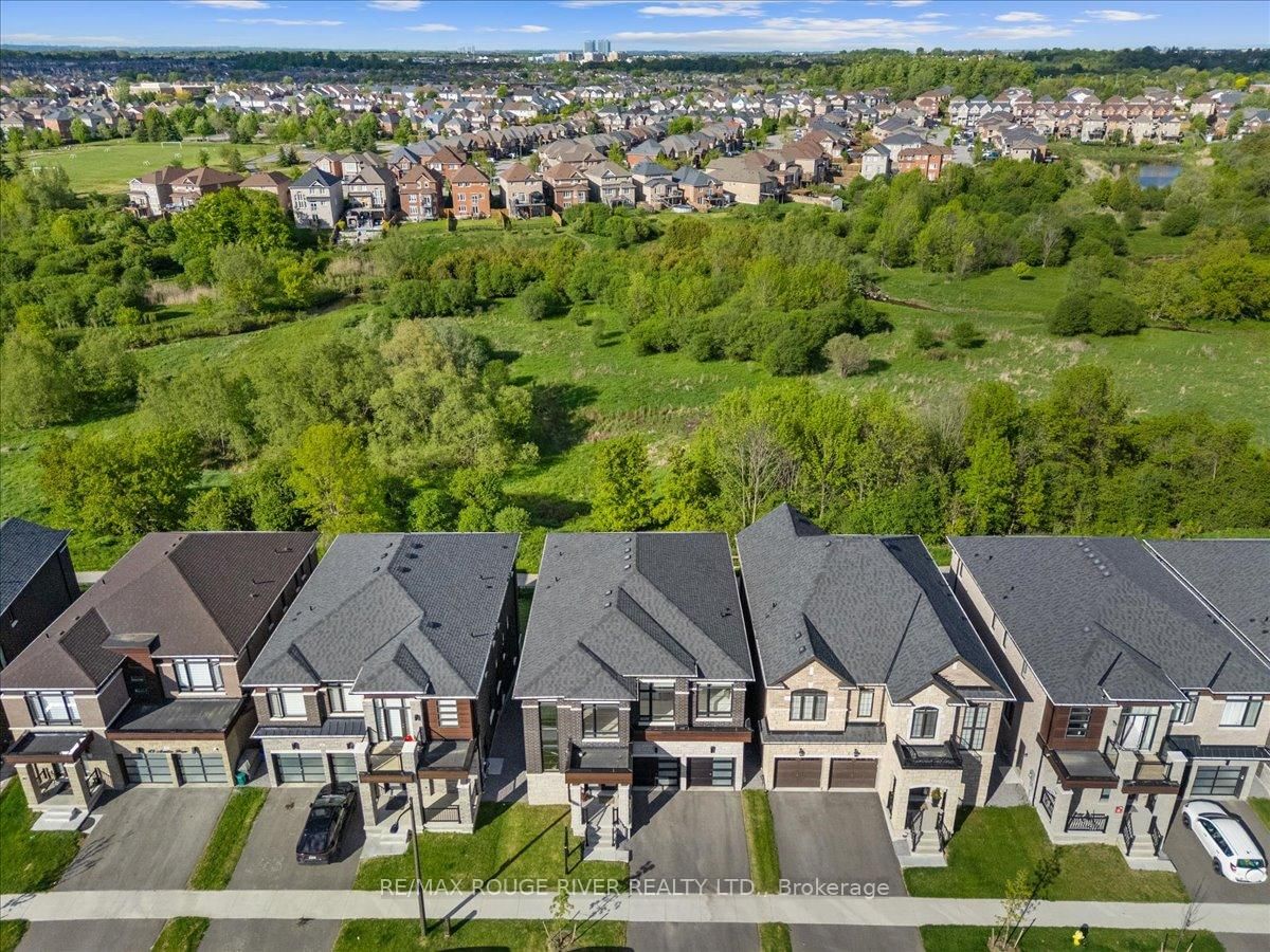 39 Armilia Place • Whitby, ON photo 32