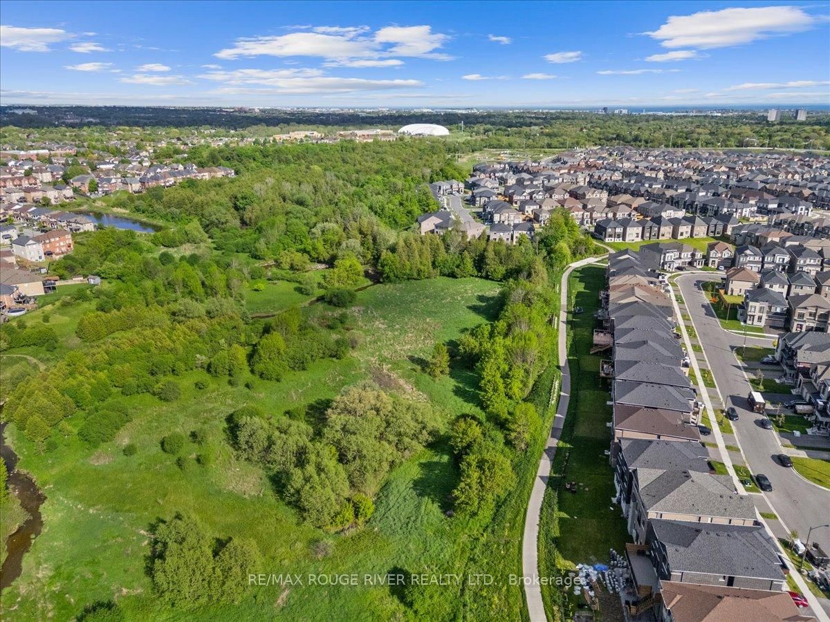 39 Armilia Place • Whitby, ON photo 35