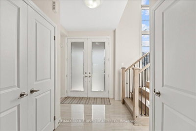 39 Armilia Place • Whitby, ON photo 4