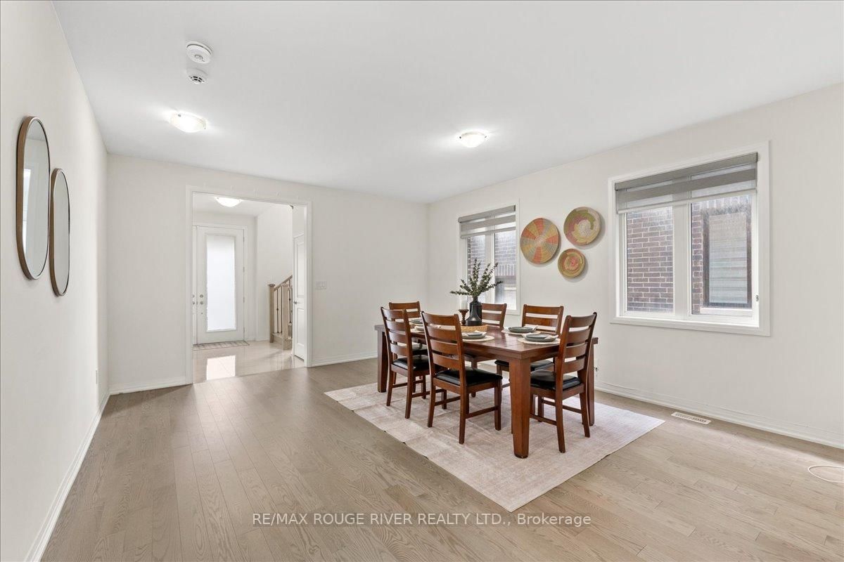 39 Armilia Place • Whitby, ON photo 6