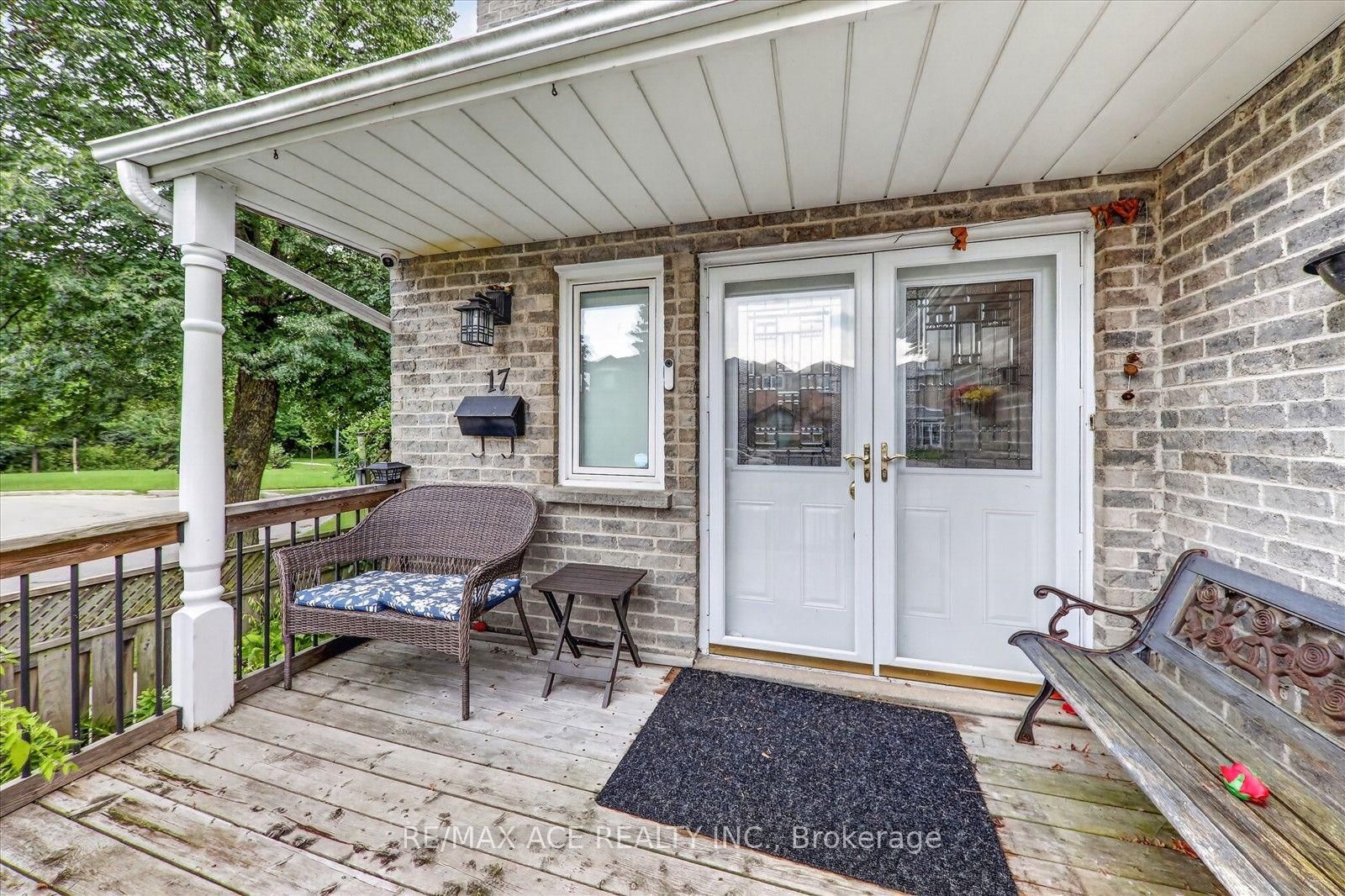 17 Whittington Court • Ajax, ON photo 4