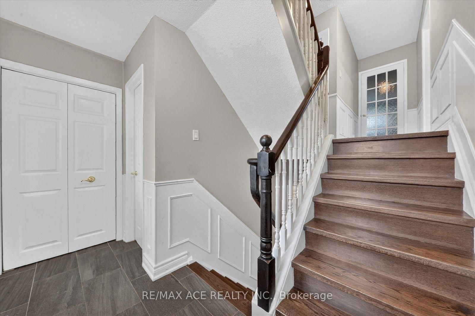 17 Whittington Court • Ajax, ON photo 6