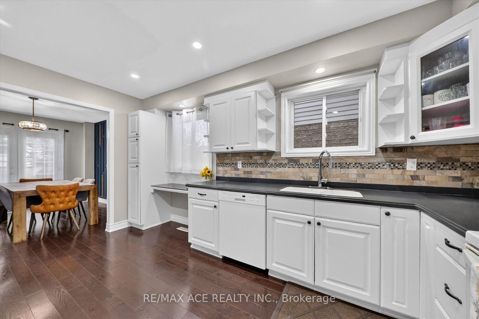 17 Whittington Court • Ajax, ON photo 8