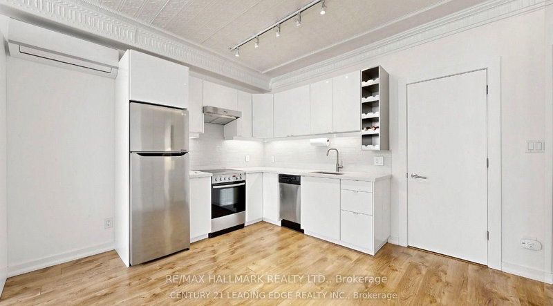 Lower Bachelor - 679 WOODBINE Avenue