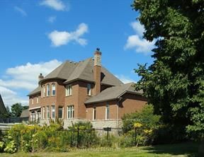 7472 Ashburn Road • Whitby, ON photo 2