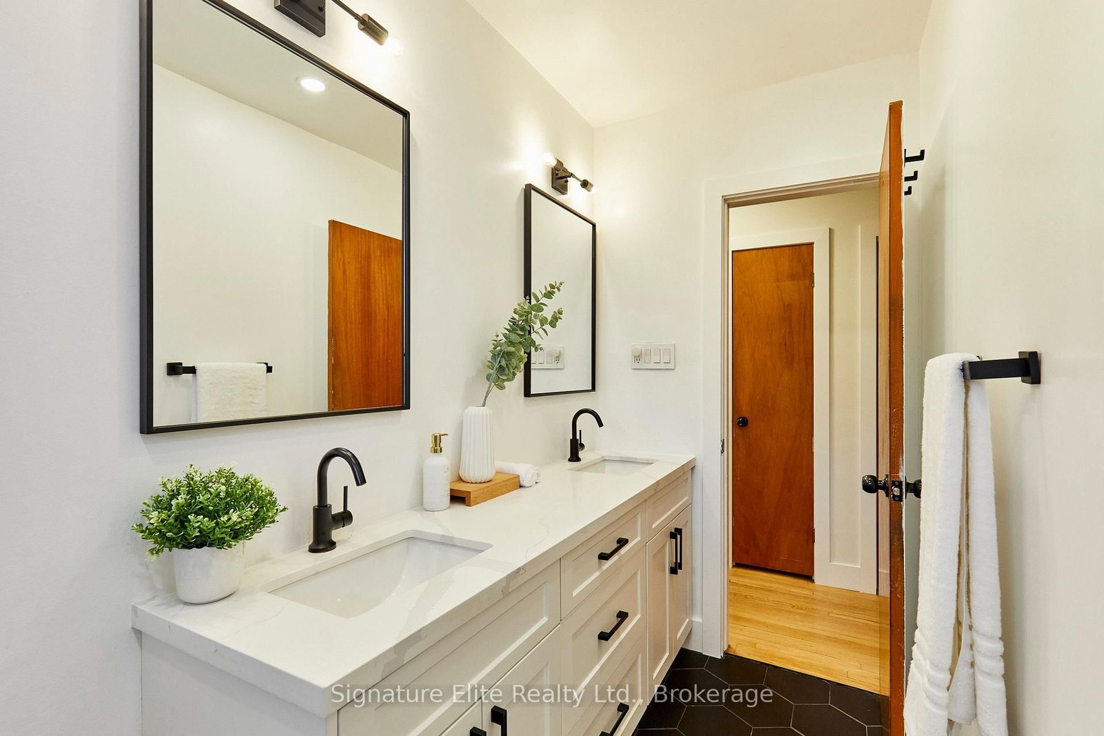 69 Regency Square • Toronto, ON photo 25