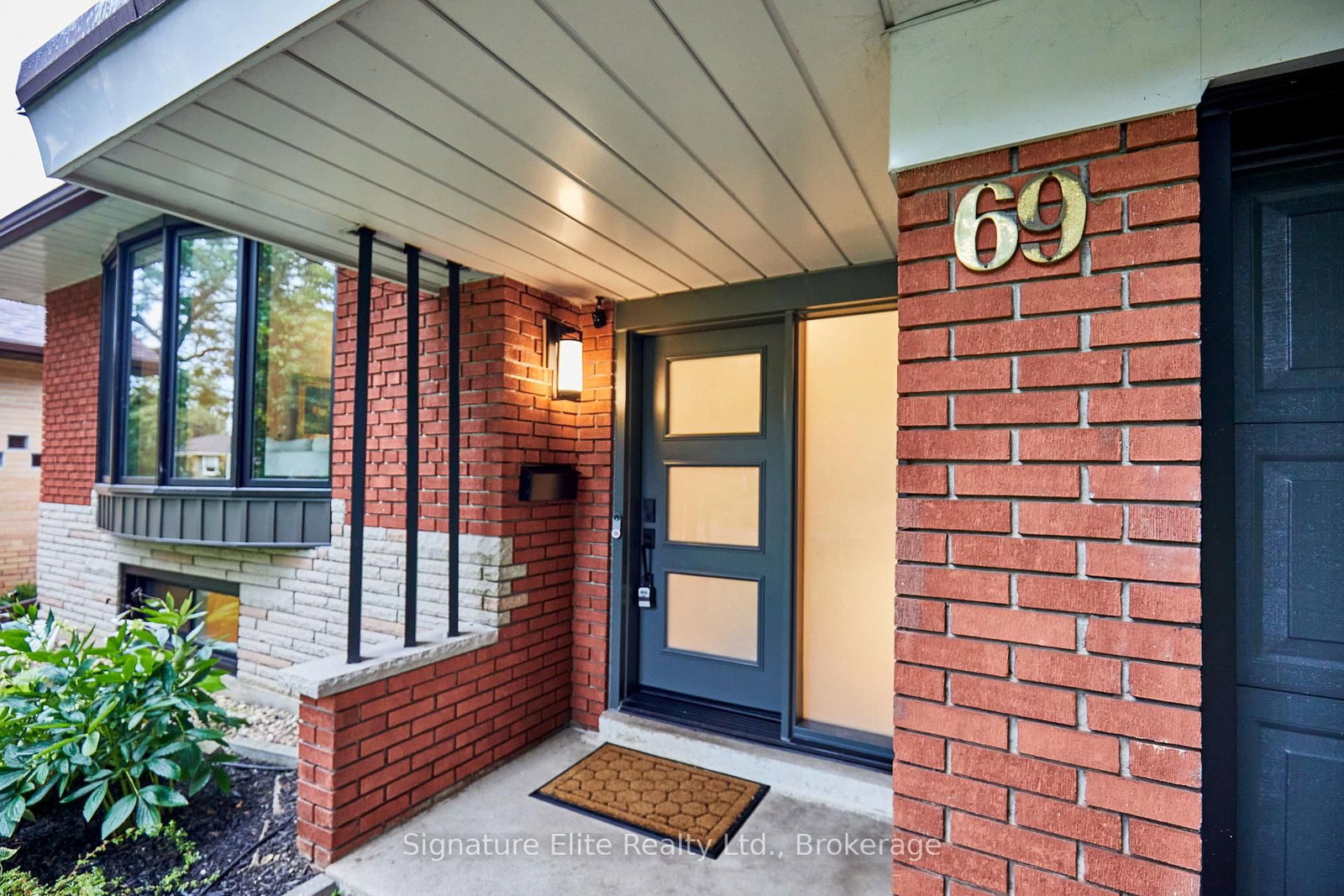 69 Regency Square • Toronto, ON photo 3