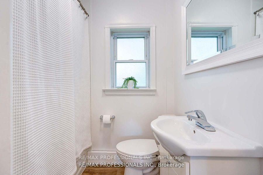 2 - 284 Gledhill Avenue W, Toronto 5